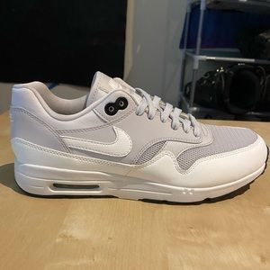 Air Max 1 Ultra “Light Bone”